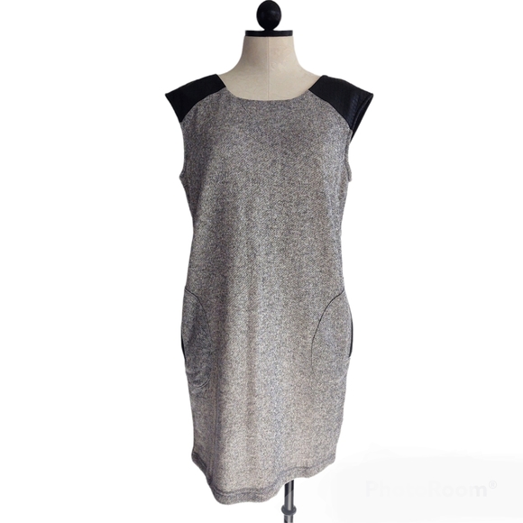 Very J Gray Shift Dress Sleeveless Faux Leather Shoulders Size Large - Picture 8 of 8